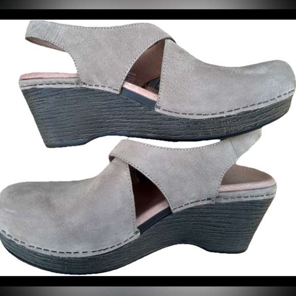 NWOT DANSKO s39 ‘greige’ shoes-super cute & will complement gray or beige - Picture 5 of 8